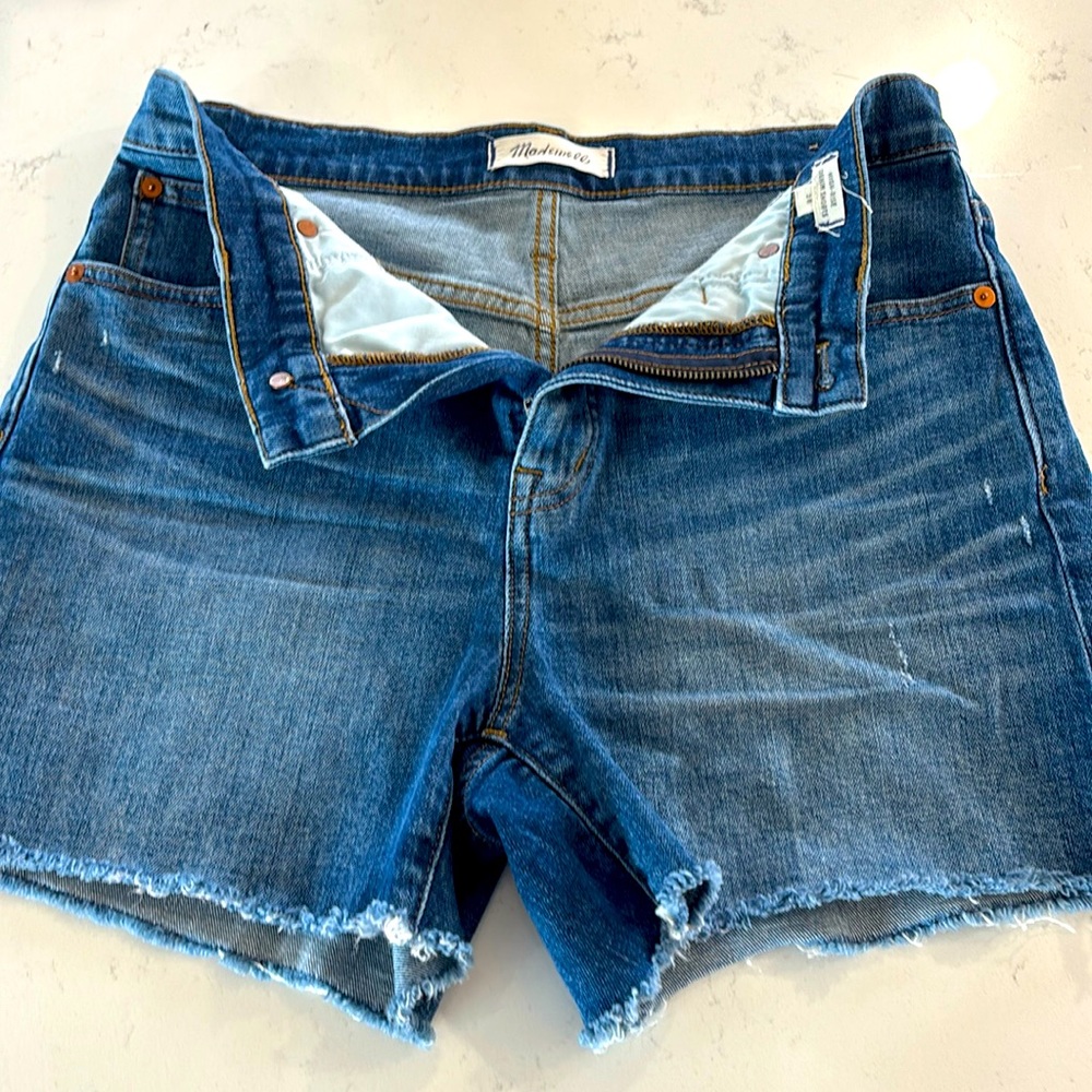Madewell high rise denim shorts size 28